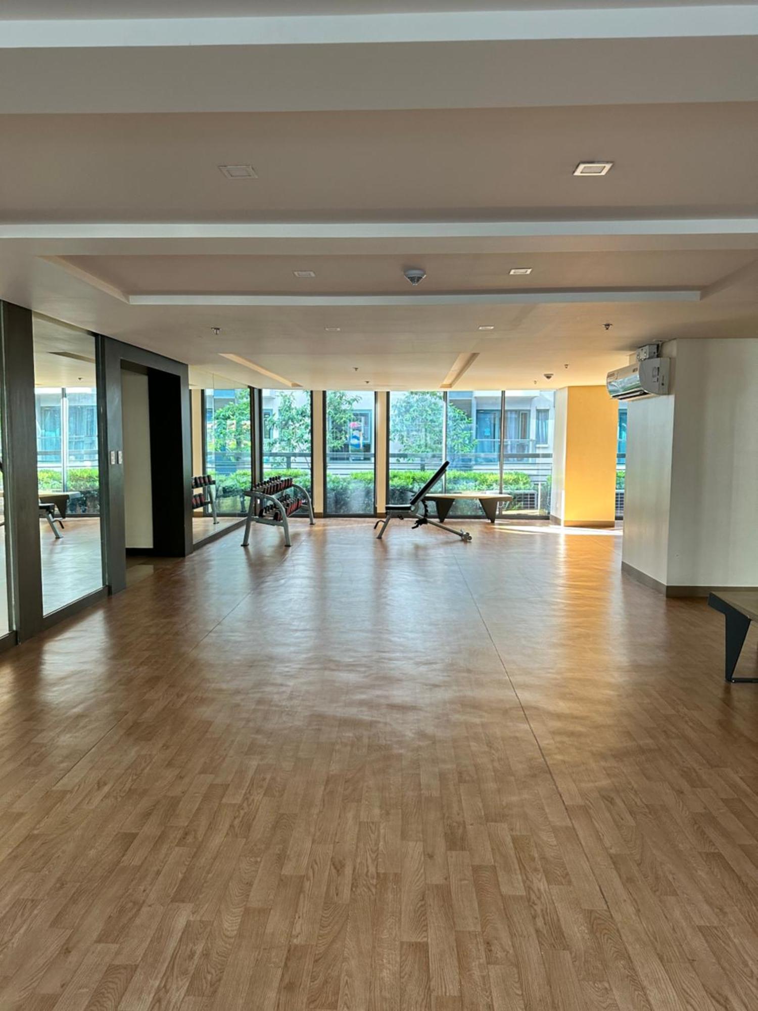 81 Newport Blvd Cluster 4 Unit B 3Rd Flr By Rechelle Nunag Pasay Eksteriør bilde