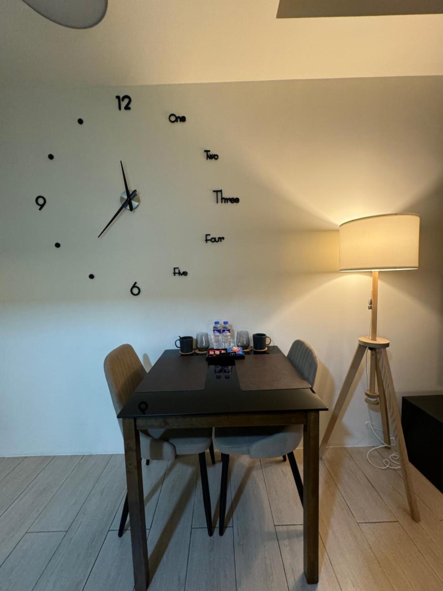 81 Newport Blvd Cluster 4 Unit B 3Rd Flr By Rechelle Nunag Pasay Eksteriør bilde