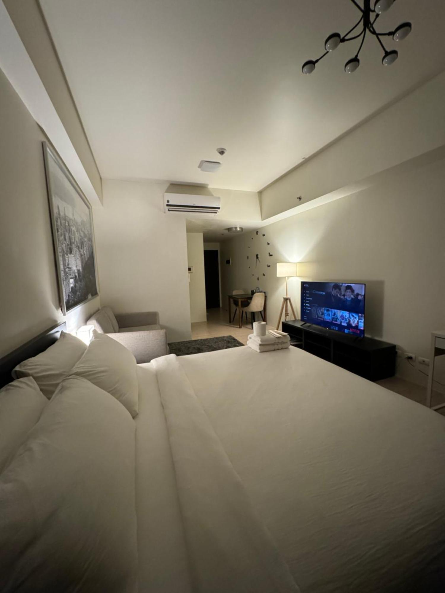 81 Newport Blvd Cluster 4 Unit B 3Rd Flr By Rechelle Nunag Pasay Eksteriør bilde