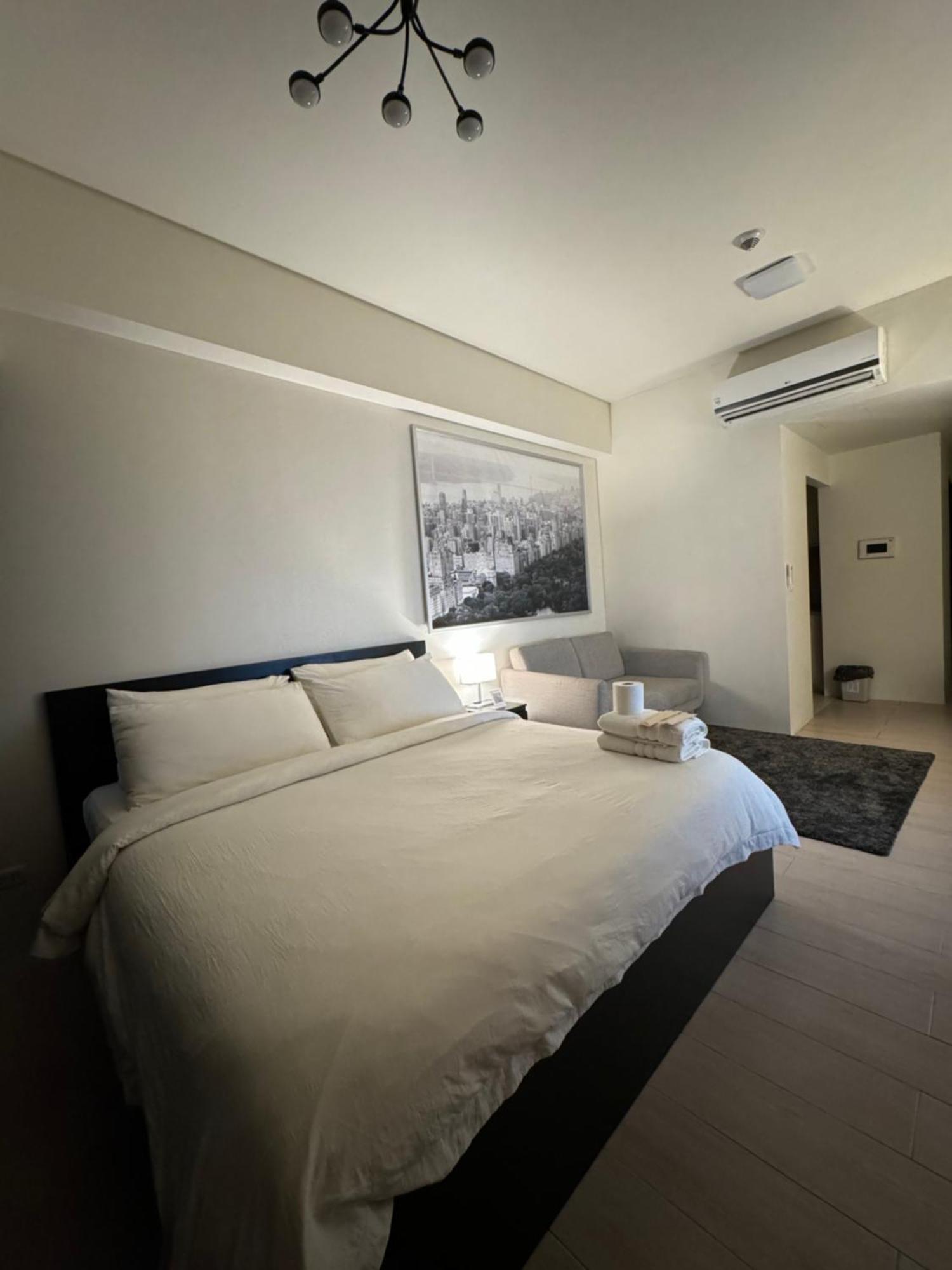 81 Newport Blvd Cluster 4 Unit B 3Rd Flr By Rechelle Nunag Pasay Eksteriør bilde